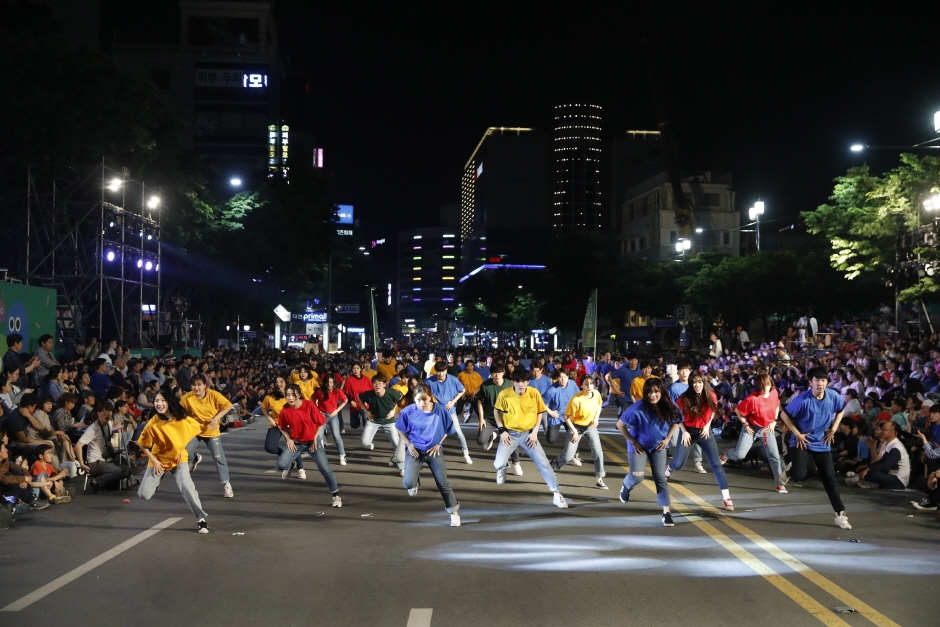 Разноцветный фестиваль в Тэгу (Powerful Daegu Festival) (파워풀대구페스티벌)