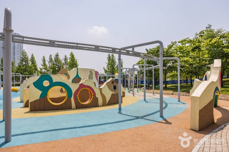청라호수공원 환상의 숲 놀이터