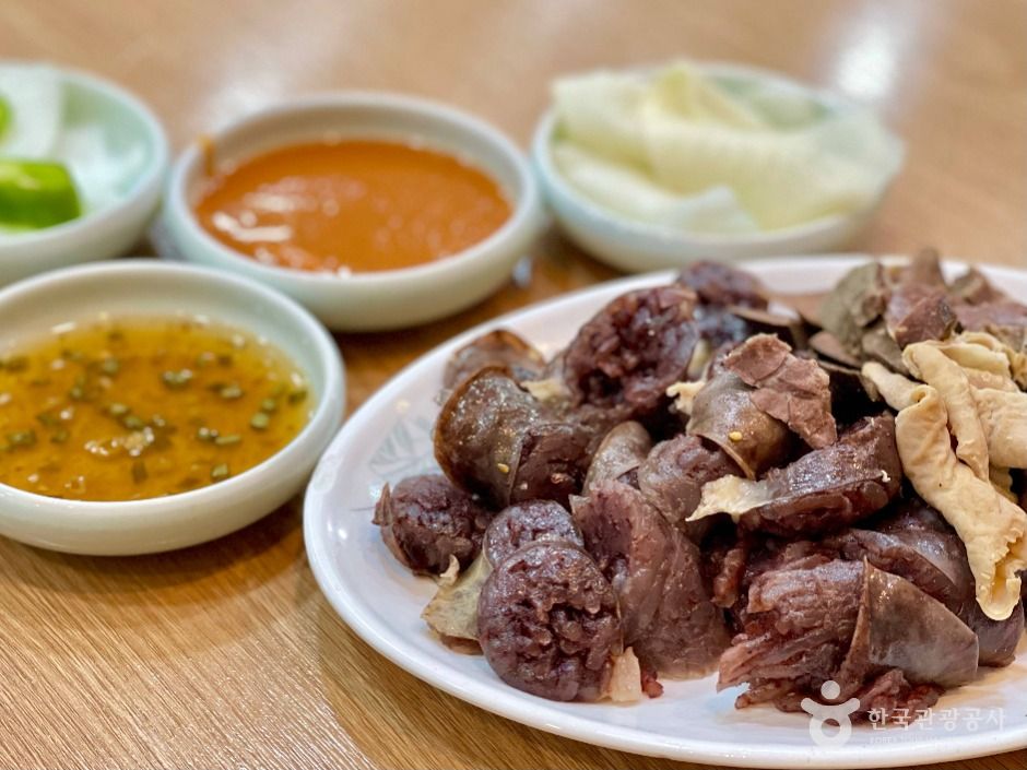 thumbnail-통영중앙전통시장-6