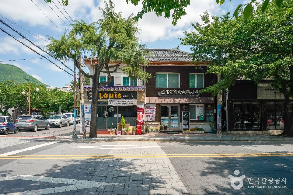 군항마을 역사길