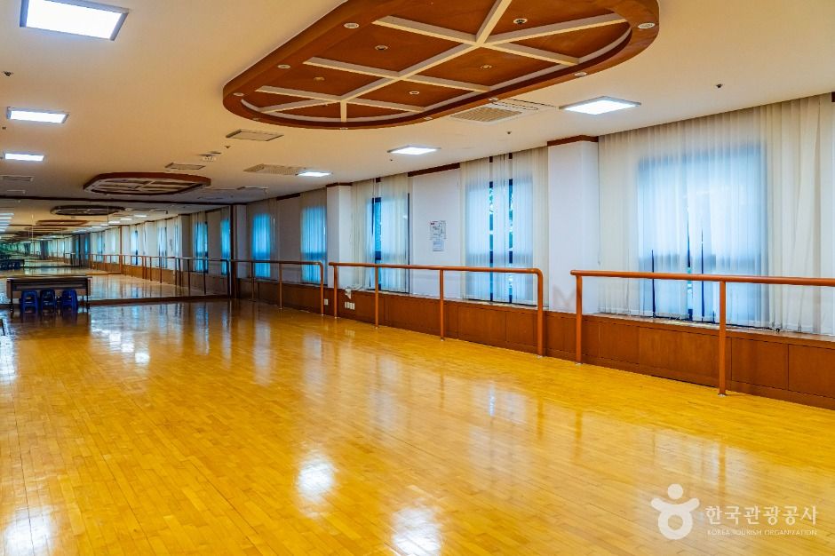 무주_무주예체문화관 (3)