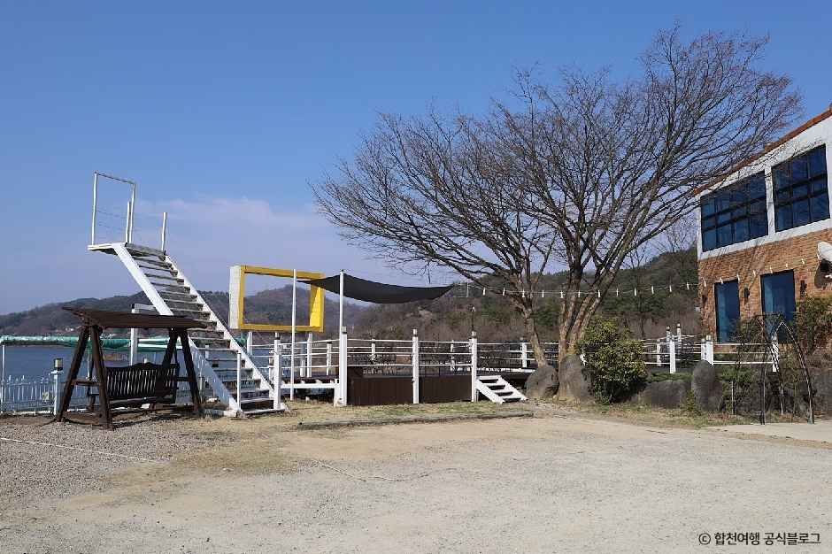 thumbnail-카페플로라-4