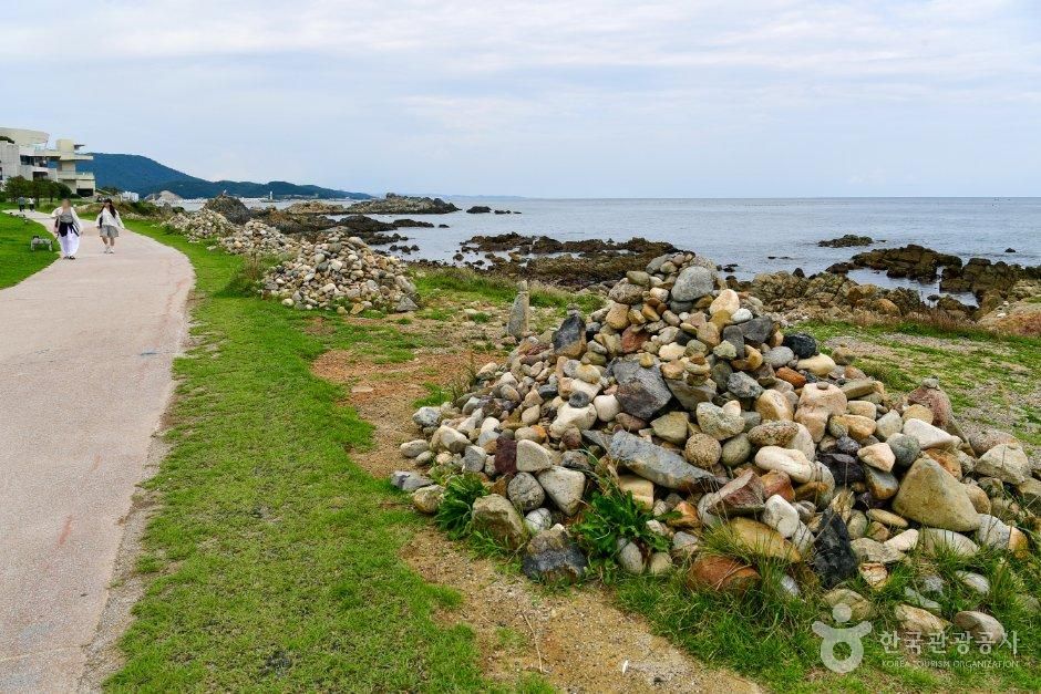 thumbnail-오시리아 해안산책로-14