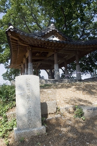 Павильон Ёнмичжон (연미정)
