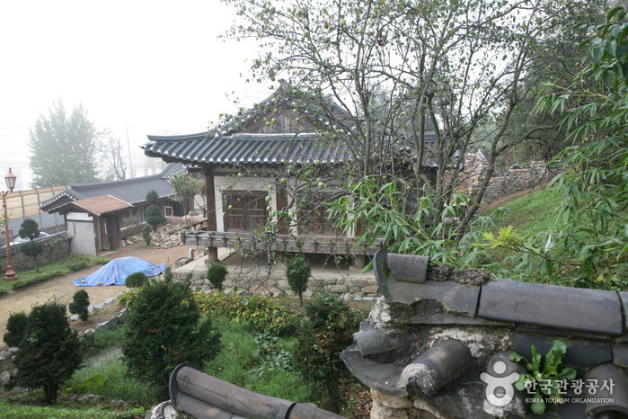 Imcheonggak House (안동 임청각)