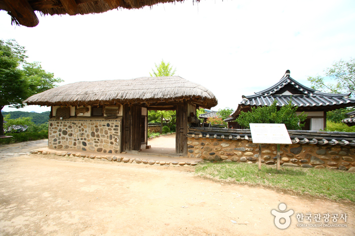 Cheongpung Cultural Heritage Complex (Cheongpung Cultural Heritage Complex)(청풍문화재단지)