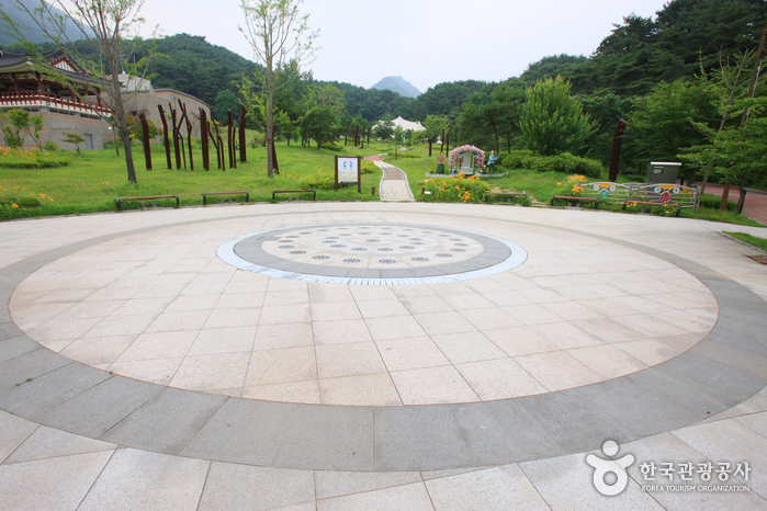 Yongmunsan Resort (용문산 관광지)