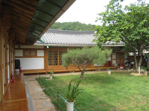 Buyongheon (부용헌)
