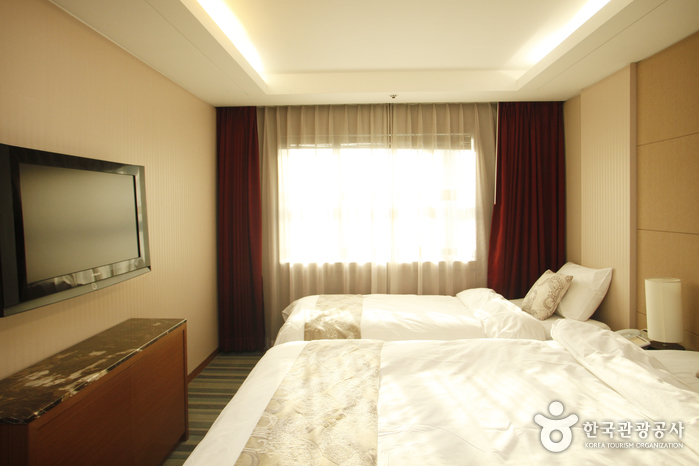 Three 7 Stay Hotel (쓰리세븐스테이호텔)