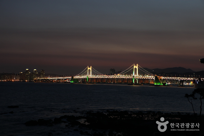 Haeundae Dongbaekseom Island (해운대 동백섬)