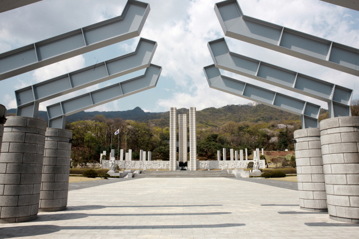 thumbnail-April 19th National Cemetery (국립4.19민주묘지)-12