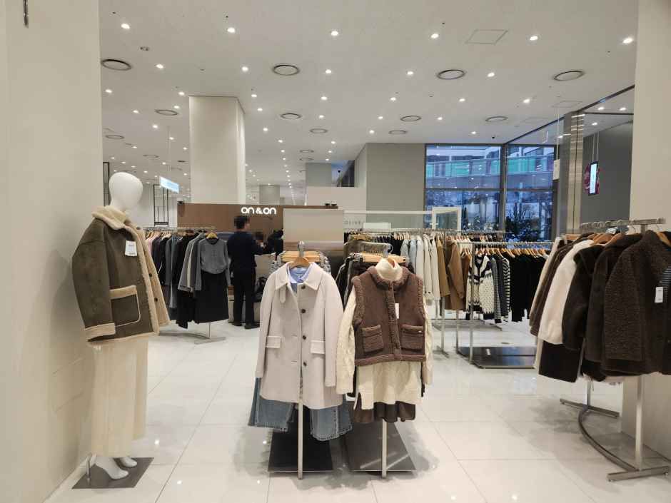 [事後免税店] on＆on（オンアンドオン）・ロッテモールクァンギョ（光教）店(온앤온 롯데몰 광교점)