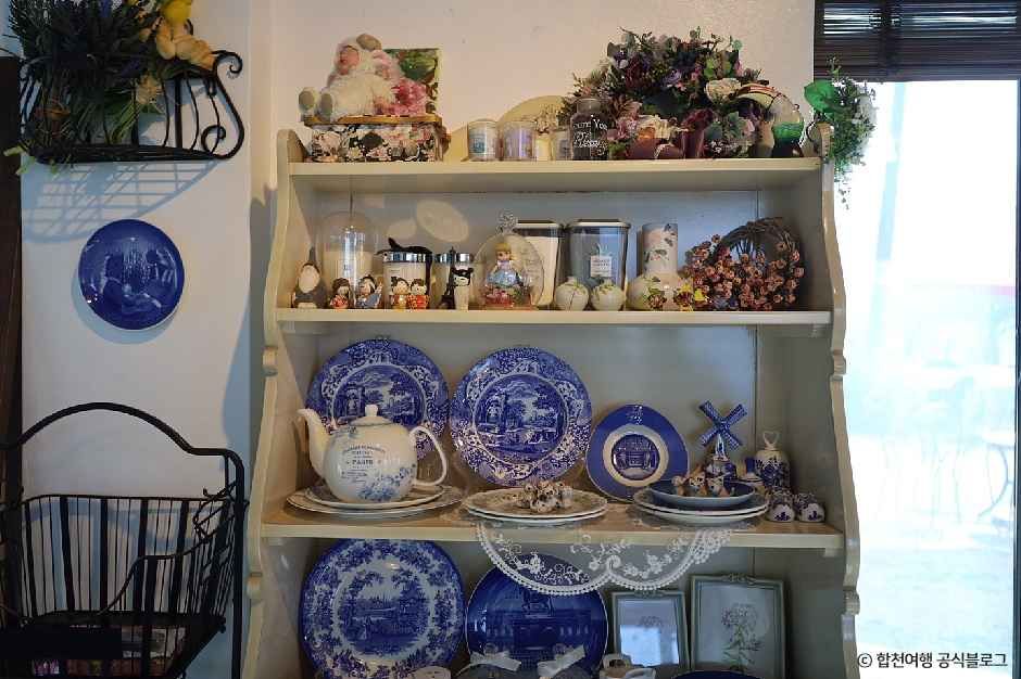 thumbnail-카페플로라-5