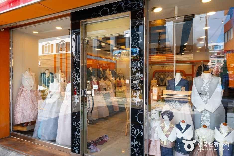 thumbnail-웨딩의 거리-14