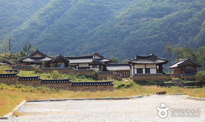 Nongam House (Head Household of the Nongam Descendants) (농암종택)
