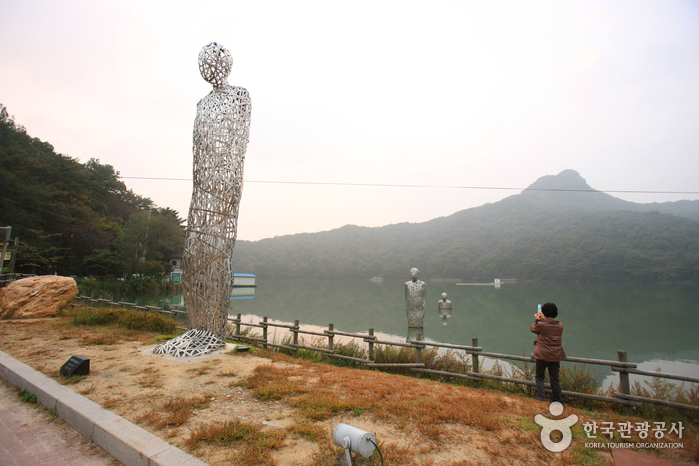 Sanjeong Lake (포천 산정호수)
