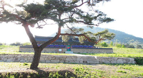 Maison de la famille Gwak (현풍곽씨십이정려각)