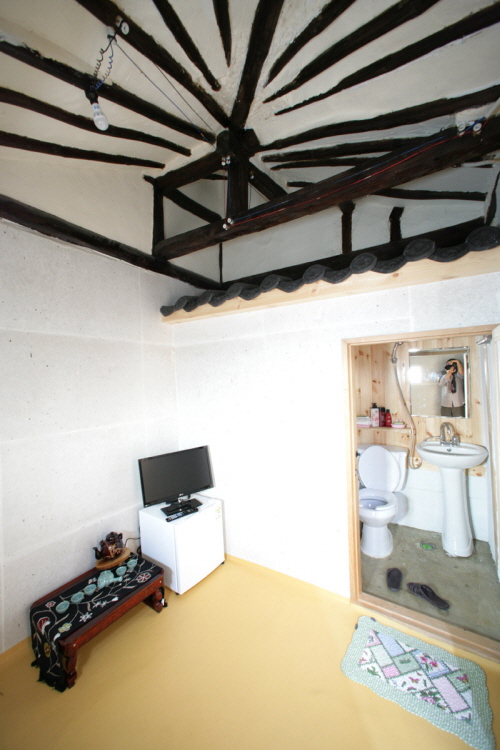 Yeonhui Gallery (연희갤러리)