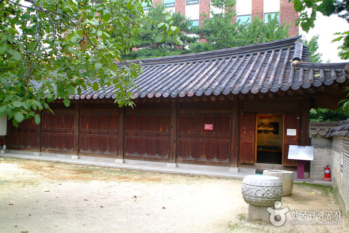 Unhyeongung Royal Residence (운현궁)