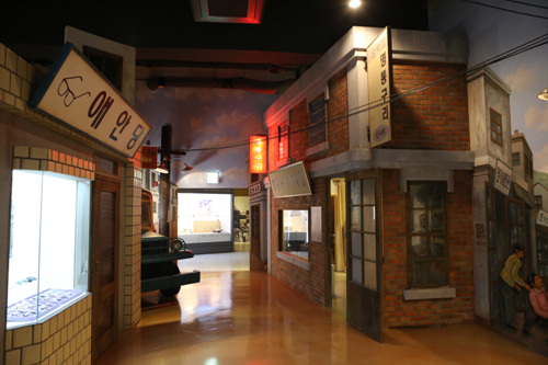 Hyangchon Cultural Center (향촌문화관)
