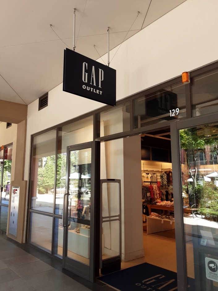 SI Gap - Shinsegae Paju Branch [Tax Refund Shop] (SI 갭 신세계파주)