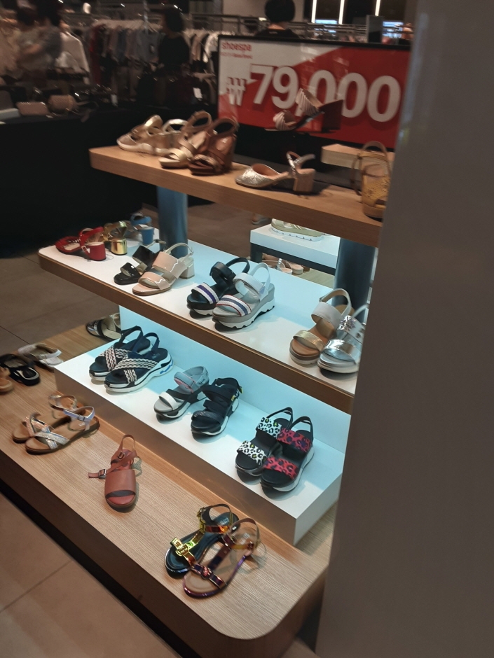 Shoespa - Hyundai Dongdaemun Branch [Tax Refund Shop] (슈스파 현대동대문)