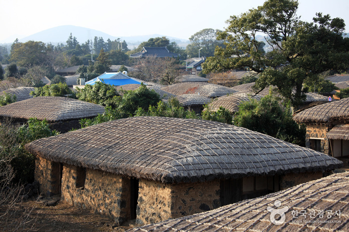 Seongeup Folk Village (성읍민속마을)