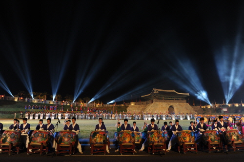 Suwon Hwaseong Cultural Festival (수원 화성문화제)