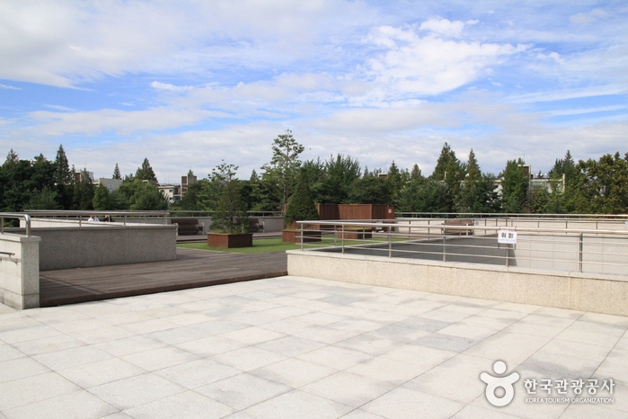 Simsan Cultural Center (심산기념문화센터)