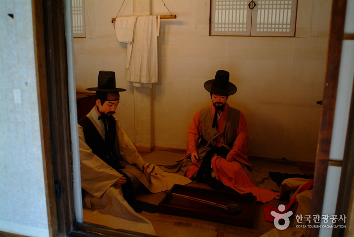 Unhyeongung Royal Residence (운현궁)