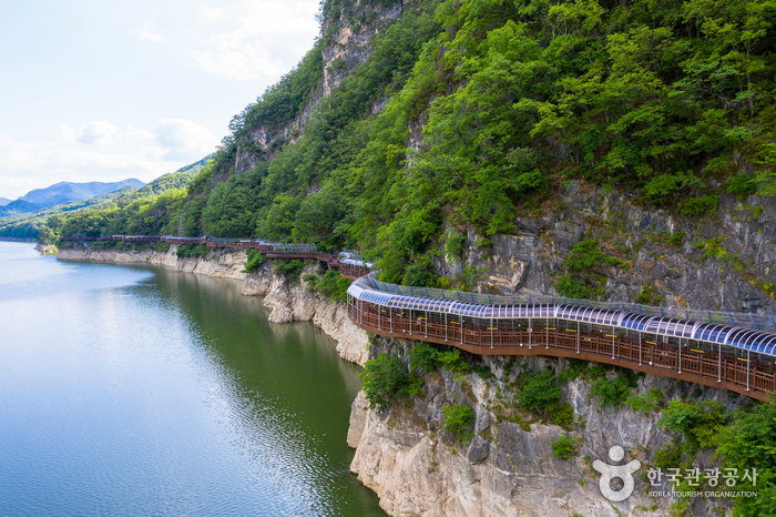 Sendero Jando del Río Danyanggang (단양강 잔도)