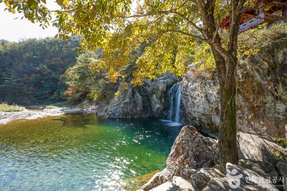 Janggakpokpo Falls (장각폭포)