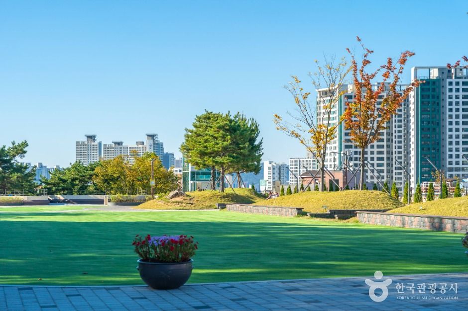 thumbnail-앞산빨래터공원-6