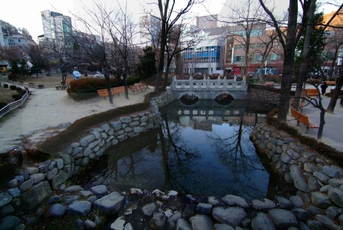 Hwangji Pond (황지연못)