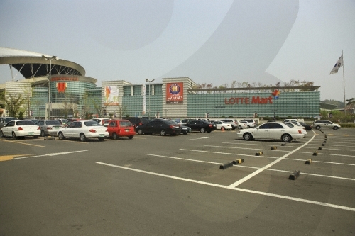 Lotte Outlet - Sucursal del Estadio de la Copa Mundial de Gwangju (롯데아울렛 광주월드컵점)