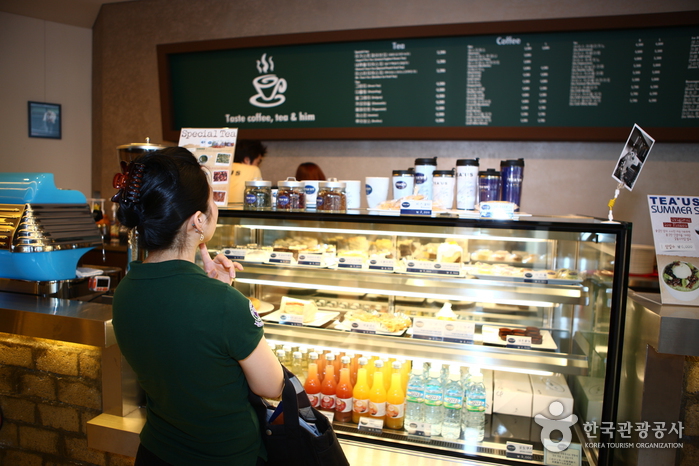 Café TEA’US Myeongdong 1st Branch