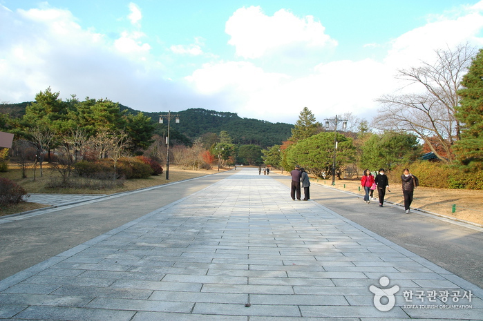 Hyeonchungsa Shrine (현충사)