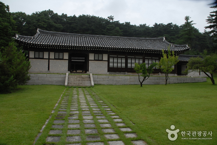 thumbnail-Hyeonchungsa Shrine (현충사)-22