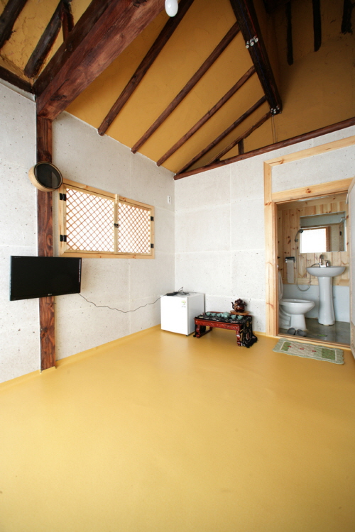 Yeonhui Gallery (연희갤러리)