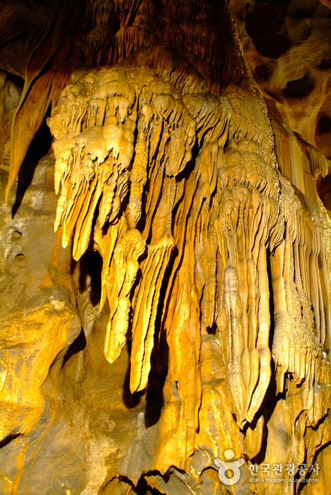 Пещера Косу в Таняне (단양 고수동굴)0