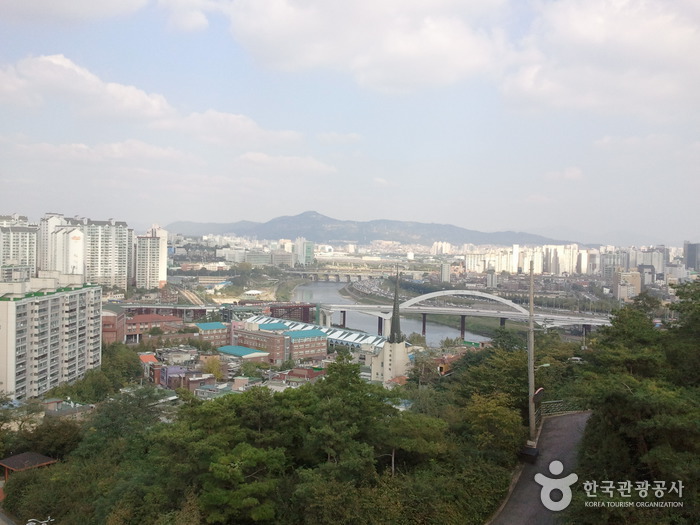 Monte Eungbongsan en Seúl (응봉산(서울))