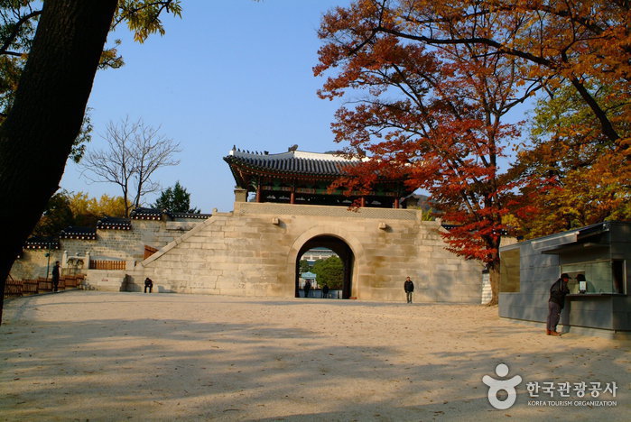 Gyeongbokgung Palace (경복궁)