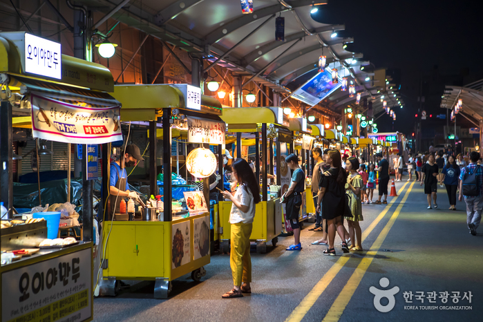 Daegu Seomun Market & Seomun Night Market (대구 서문시장 & 서문시장 야시장)