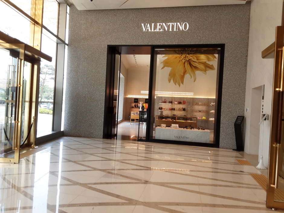 Valentino - Lotte Avenuel World Tower Branch (1F) [Tax Refund Shop] (발렌티노 롯데 에비뉴엘월드타워점 1층)