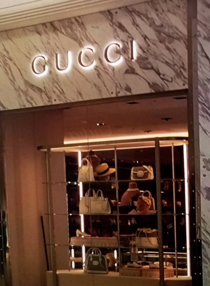 Gucci - Shinsegae Times Square Branch [Tax Refund Shop] (구찌 신세계 영등포점)