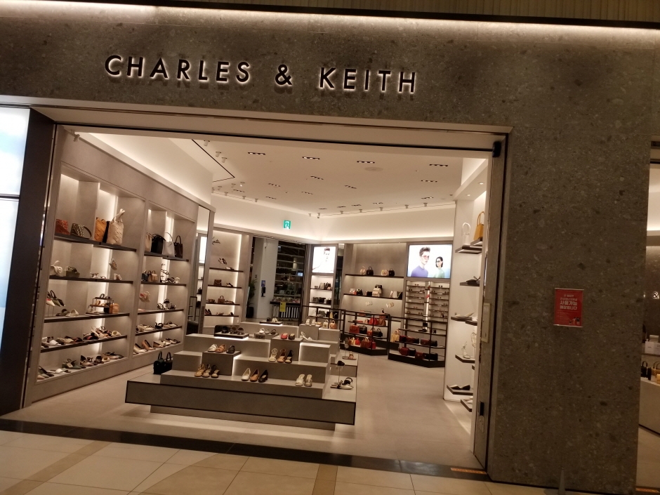 [事後免税店] CHARLES＆KEITH（チャールズアンドキース）・SQUARE1（찰스앤키스 스퀘어원）