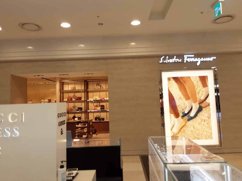 Ferragamo - Lotte Ulsan Branch [Tax Refund Shop] (페레가모 롯데 울산)