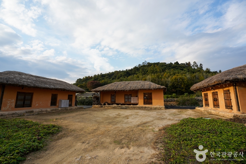 Yecheon Geumdangsil Village (예천 금당실마을)