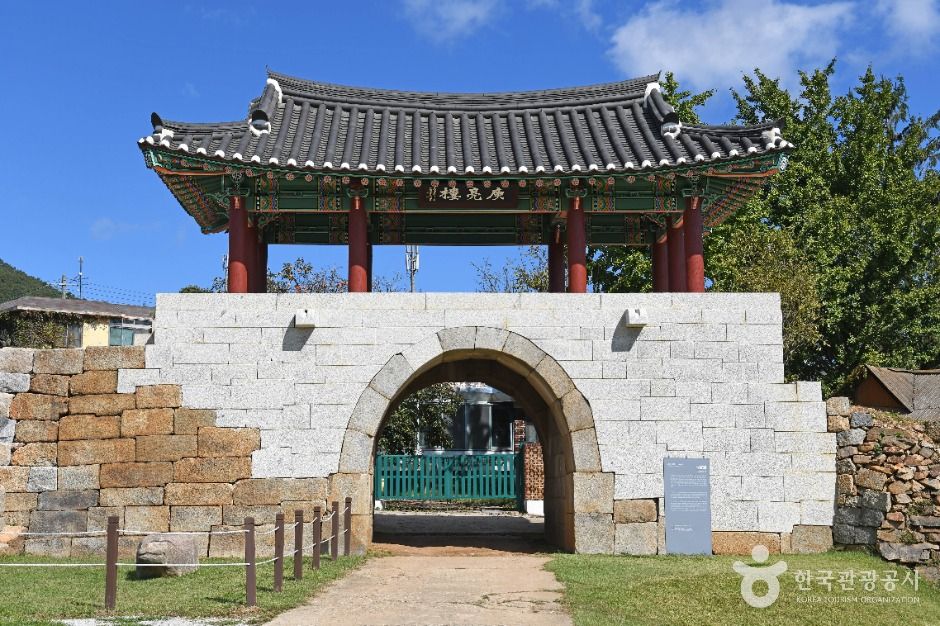 thumbnail-교동읍성-0