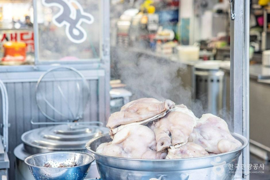 thumbnail-웃장 국밥골목-8